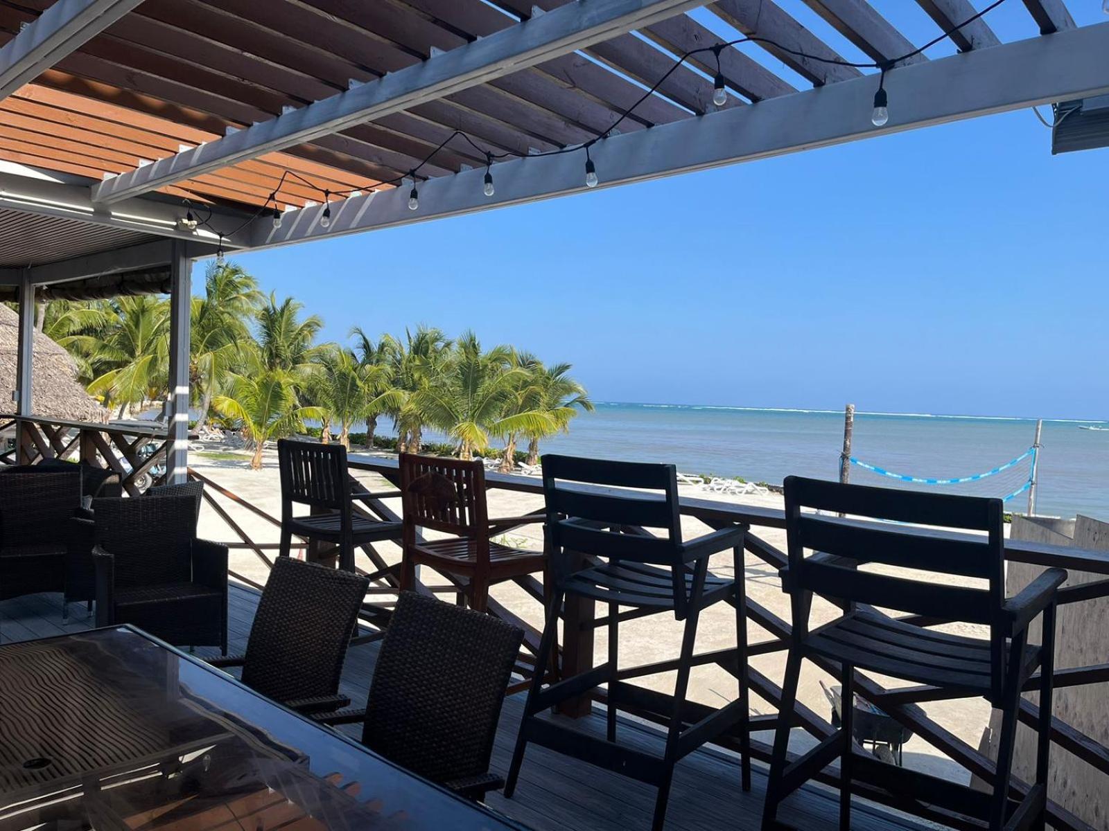 Captain Morgan'S Retreat San Pedro  Ngoại thất bức ảnh