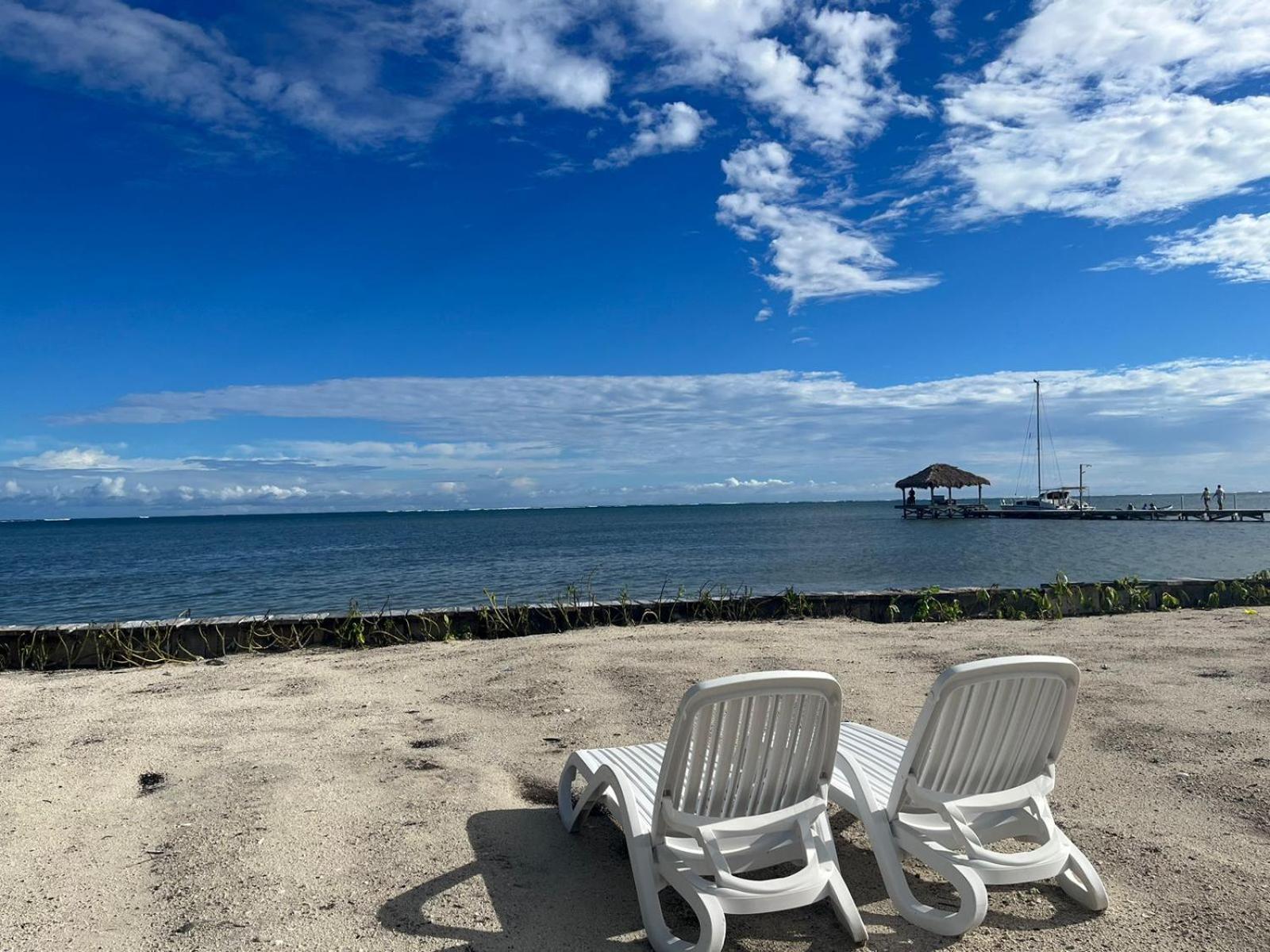 Captain Morgan'S Retreat San Pedro  Ngoại thất bức ảnh