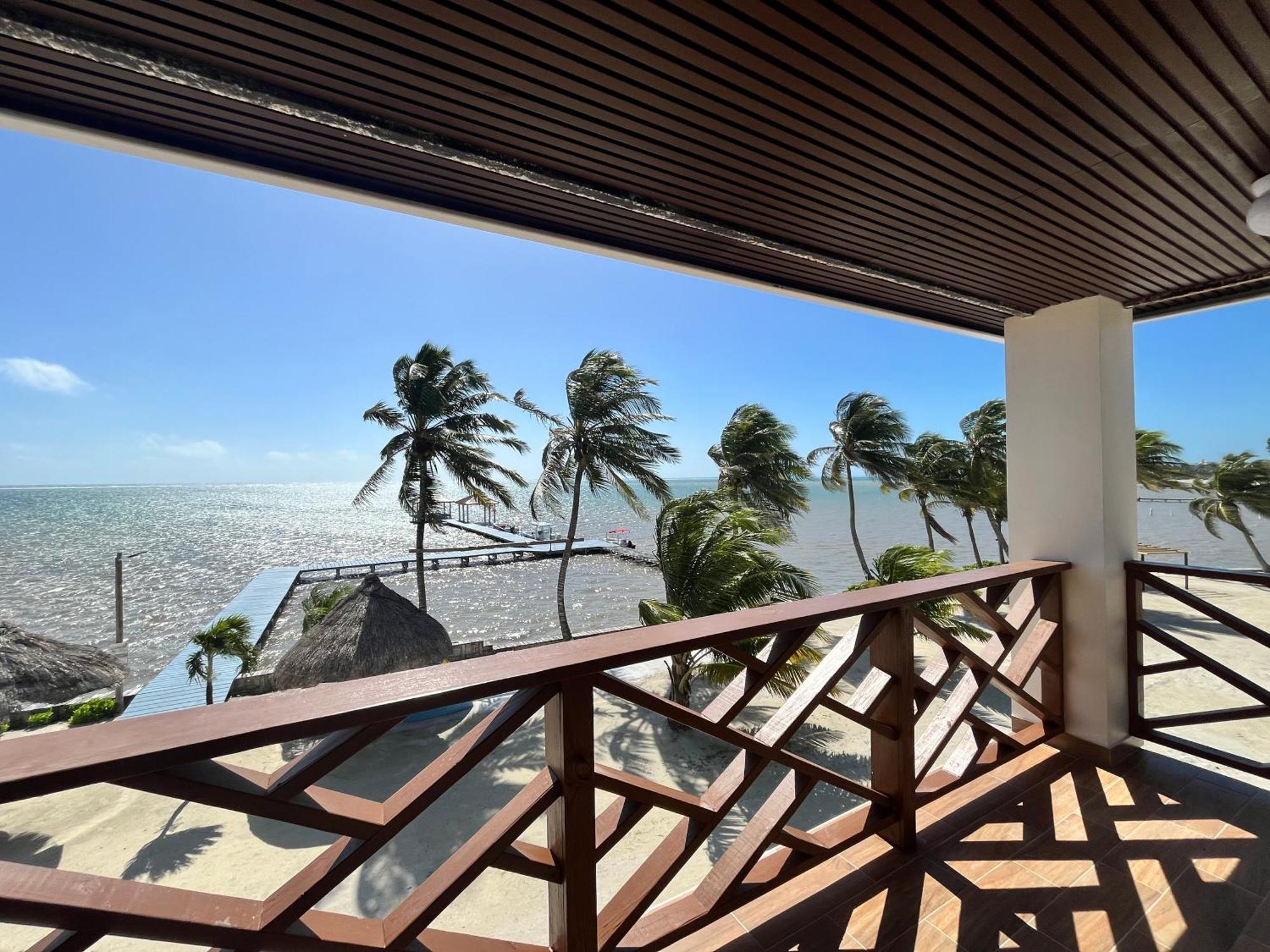 Captain Morgan'S Retreat San Pedro  Ngoại thất bức ảnh