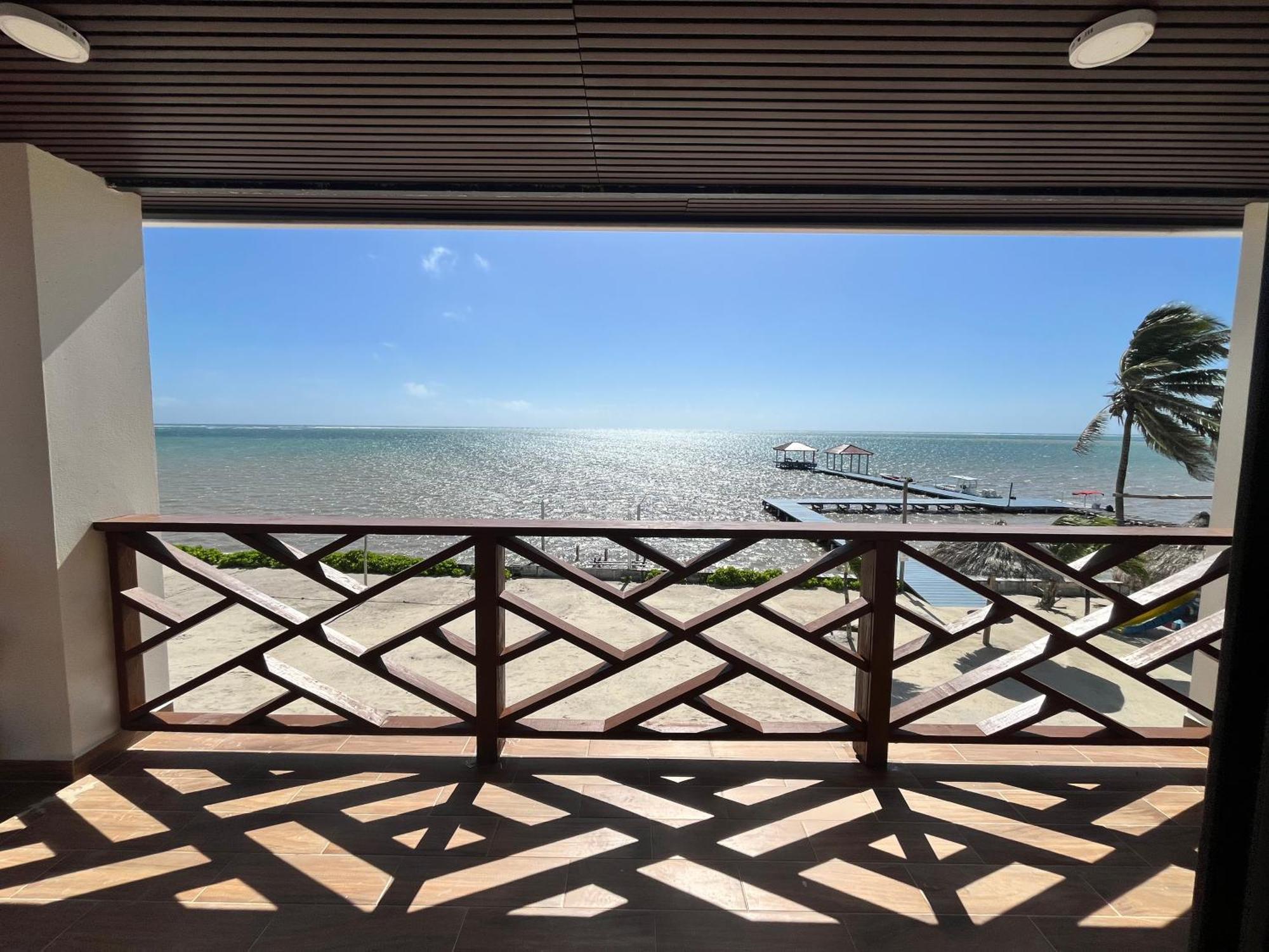 Captain Morgan'S Retreat San Pedro  Ngoại thất bức ảnh
