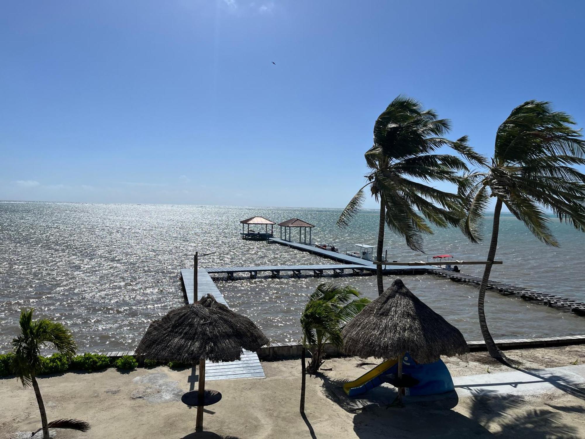 Captain Morgan'S Retreat San Pedro  Ngoại thất bức ảnh