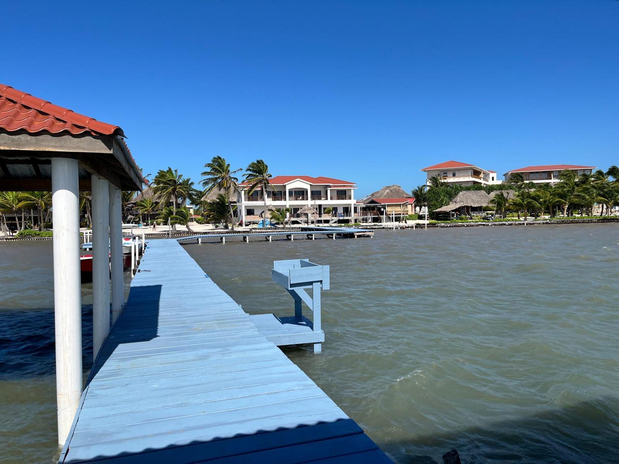Captain Morgan'S Retreat San Pedro  Ngoại thất bức ảnh